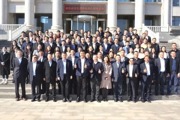 Accélérer l’intégration et promouvoir un développement de haute qualité — DAYU Irrigation Group et Huitu Technology ont organisé un symposium d’échange