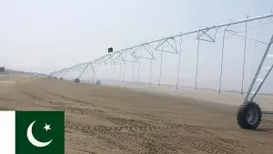 4,6 mètres de hauteur garde au sol PIVOT CENTRAL SPRINKLER projet d’irrigation de canne à sucre au PAKISTAN 2022